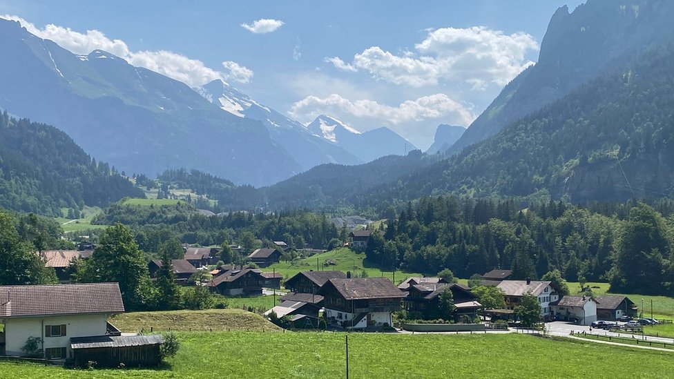 Mitholz, la tranquila ciudad suiza que enfrenta una bomba de tiempo