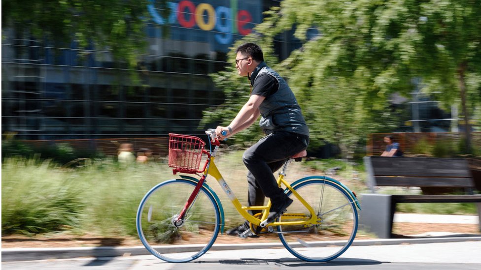 El polémico plan de Google de recortar el salario a los empleados de EE.UU. que trabajen desde casa