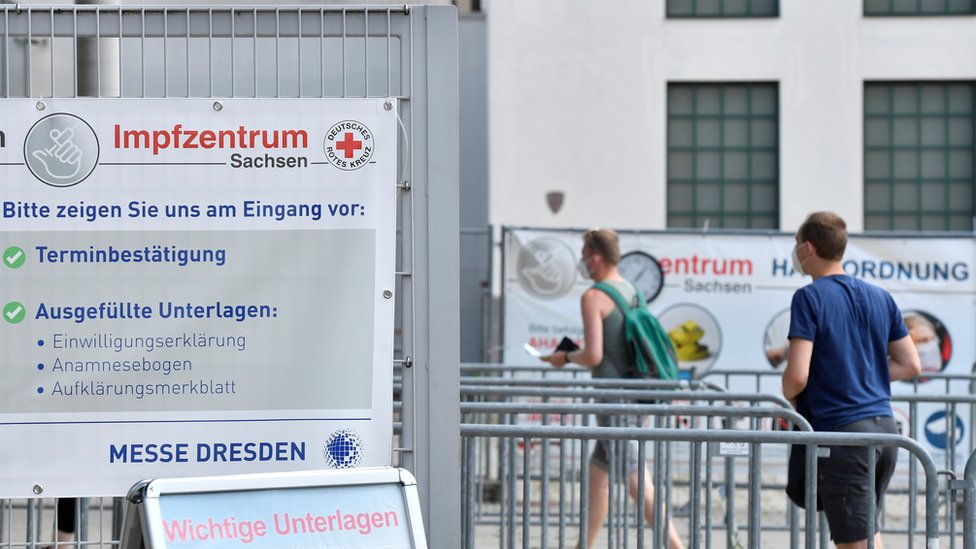 El engaño sucedió en un centro de vacunación como este de la ciudad de Dresde. (GETTY IMAGES)