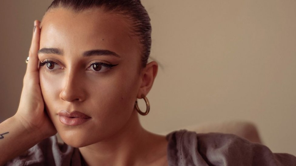 Daisy Maskell es una reconocida presentadora de radio de la emisora británica Kiss FM.