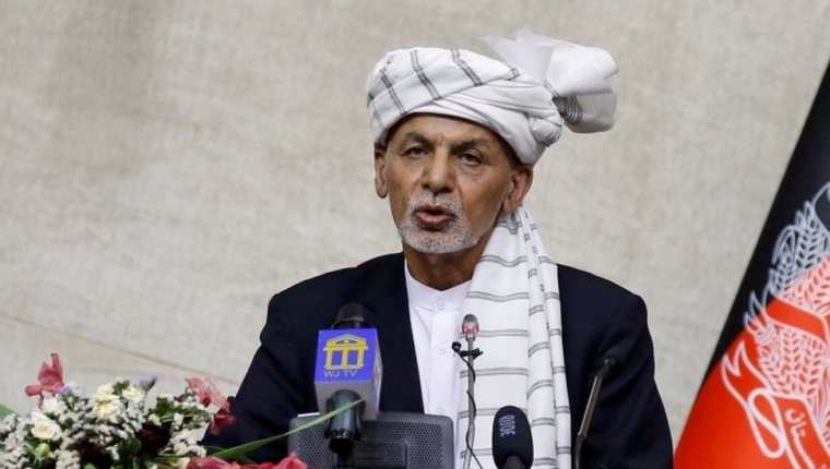 Emiratos Árabes dice que ha dado refugio a Ghani y su familia por motivos humanitarios.