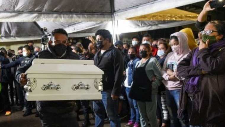 El entierro de los miembros de la familia se realizó este sábado en Veracruz. (Foto Prensa Libre: BBC News)