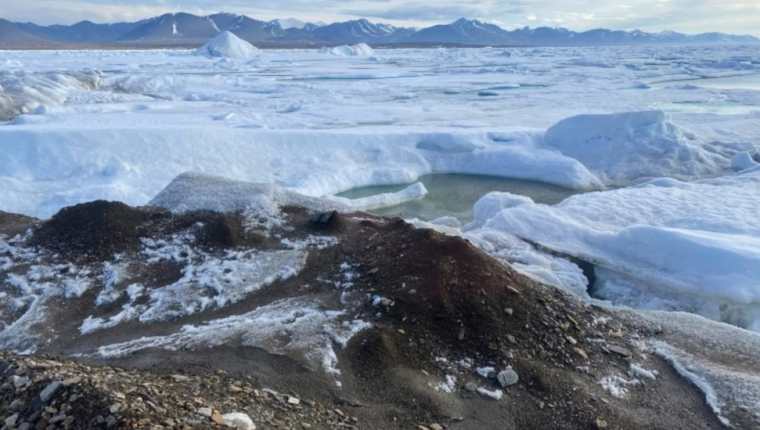 Los científicos aseguran que la isla de 60 x 30 m es el punto de tierra más cercano al Polo Norte. Julian Charriere via Reuters