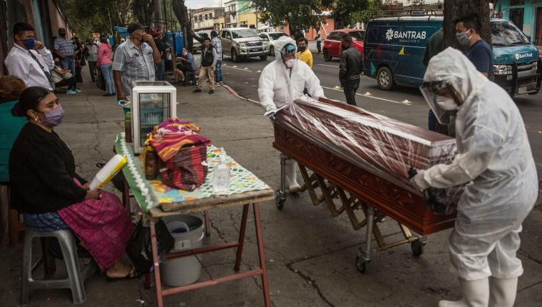 El número de personas fallecidas en Guatemala por covid-19 aumenta. (Foto Prensa Libre: Hemeroteca) 