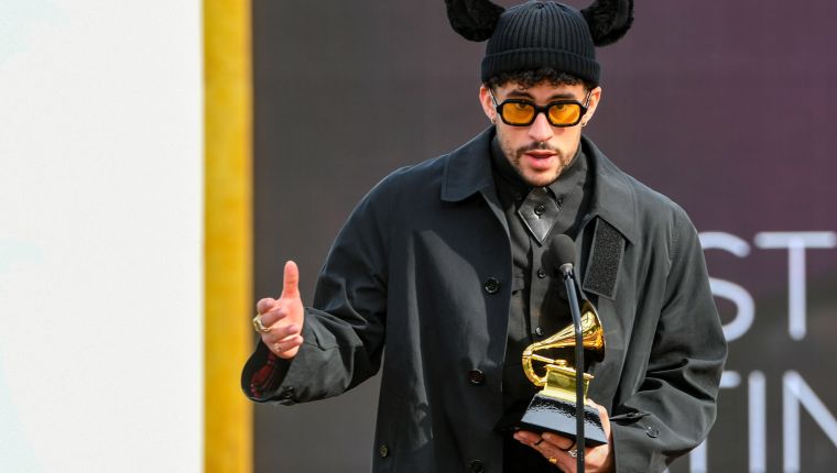 Los Angeles (United States), 15/03/2021.- A handout photo made available by The Recording Academy shows Bad Bunny accepting the Grammy for Best Latin Pop or Urban Album for 'YHLQMDLG' onstage during the 63rd Annual Grammy Awards ceremony at the Los Angeles Convention Center, in Los Angeles, California, USA, 14 March 2021. (Estados Unidos) EFE/EPA/Kevin Winter / HANDOUT ATTENTION EDITORS: IMAGE TO BE USED ONLY IN RELATION TO THE STATED EVENT / HANDOUT EDITORIAL USE ONLY/NO SALES/NO ARCHIVES
