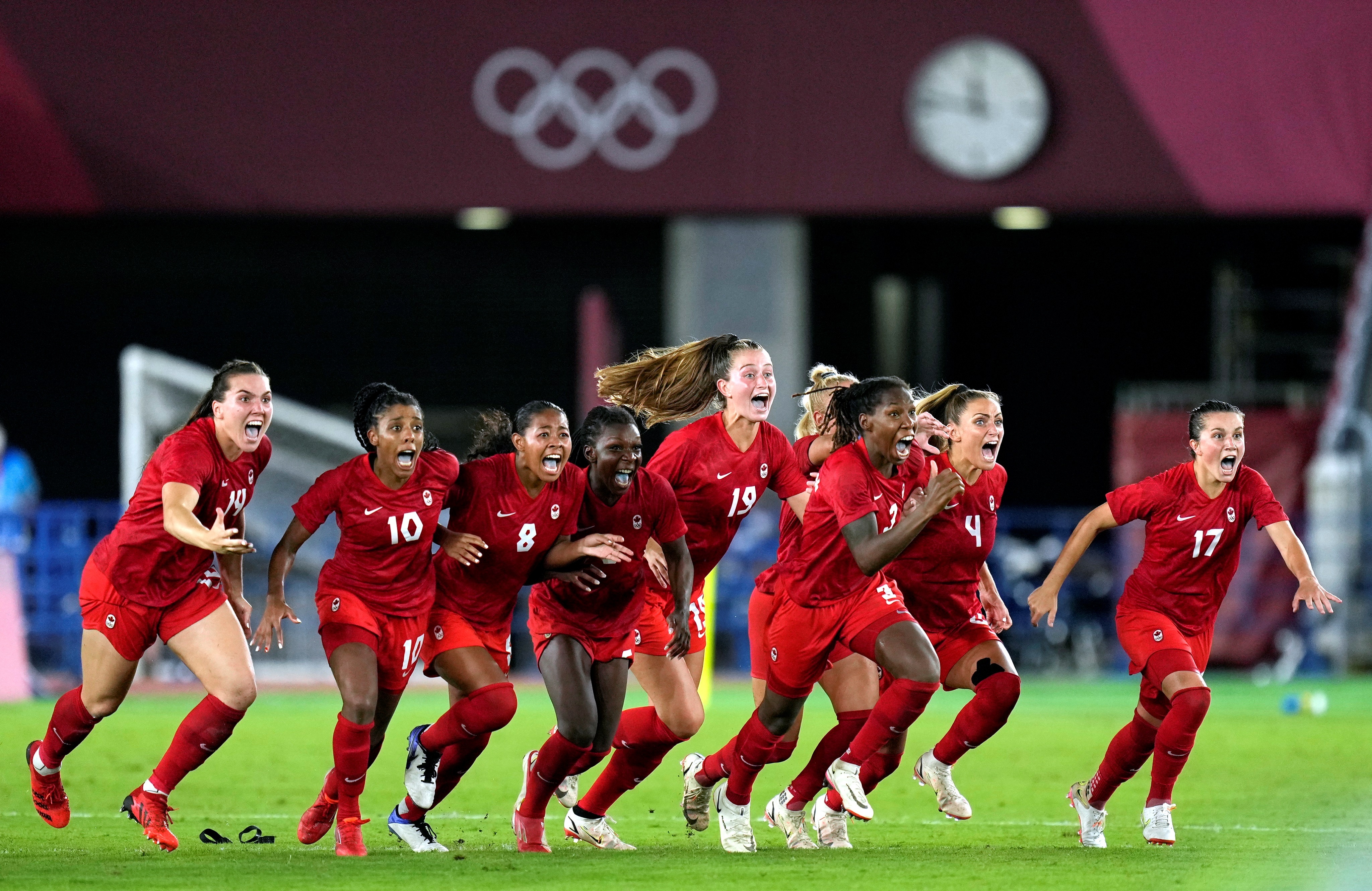 Canadá vence 3-2 en penales a Suecia y obtiene su primer oro en futbol femenino