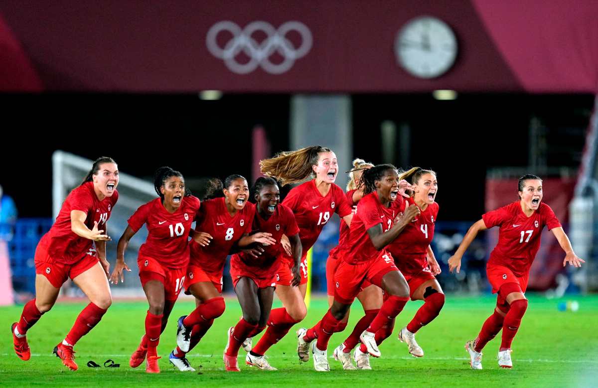 Canadá vence 3-2 en penales a Suecia y obtiene su primer oro en futbol femenino