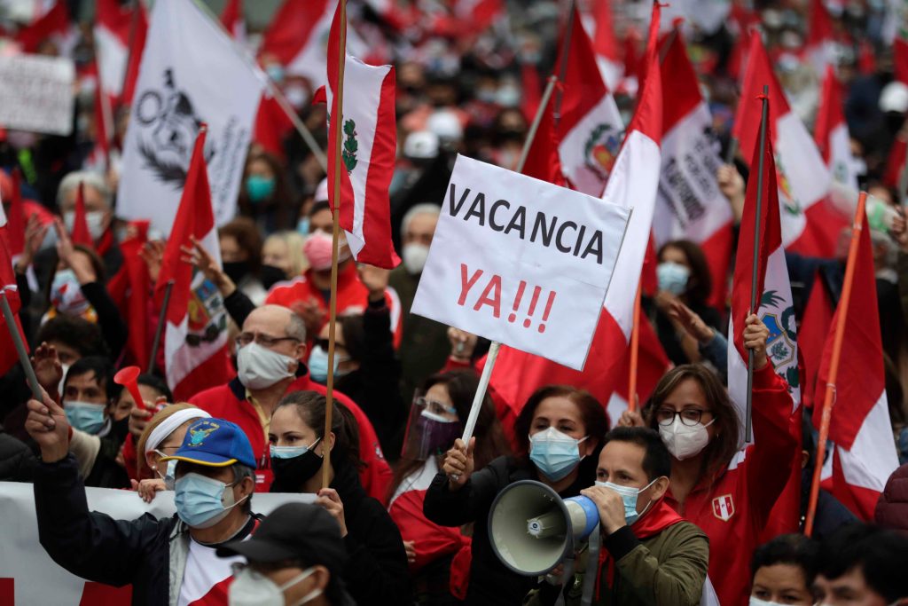 Marchan en Lima contra el gobierno de Pedro Castillo
