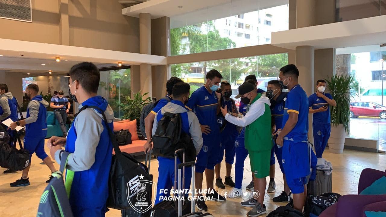 Los jugadores de Santa Lucía Cotzumalguapa llegaron al hotel de concentración en Puerto Rico el 15 de agosto. Foto Santa Lucía Cotz. 