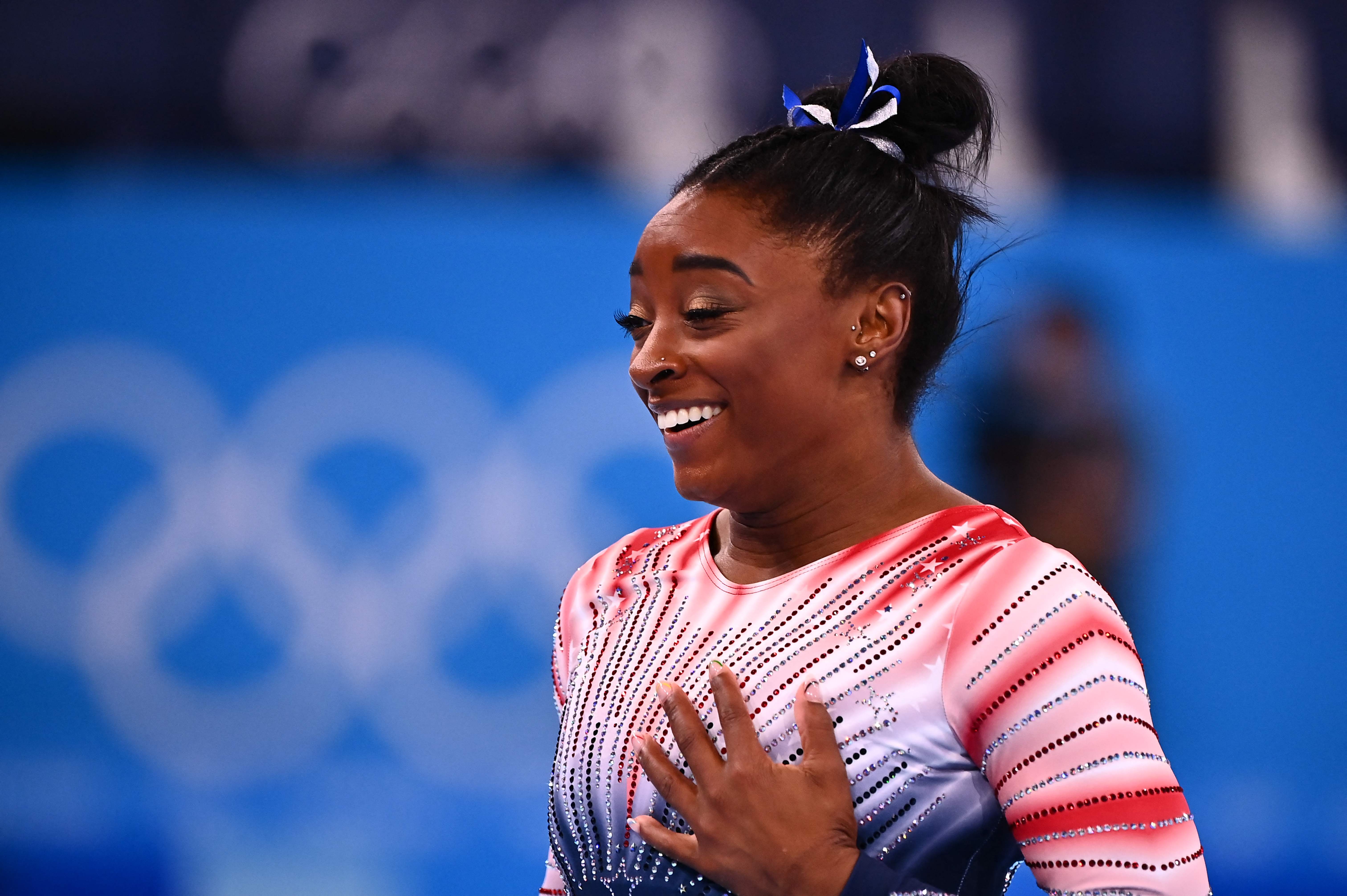 La estadounidense Simone Biles compitió nuevamente en Tokio 2020 y ganó una medalla de bronce. Foto Prensa Libre: AFP.