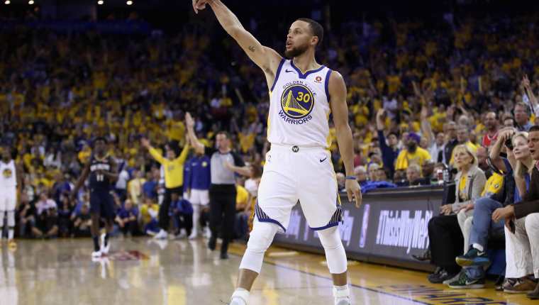 Stephen Curry continuará con los Warriors. (Foto Prensa Libre: AFP)