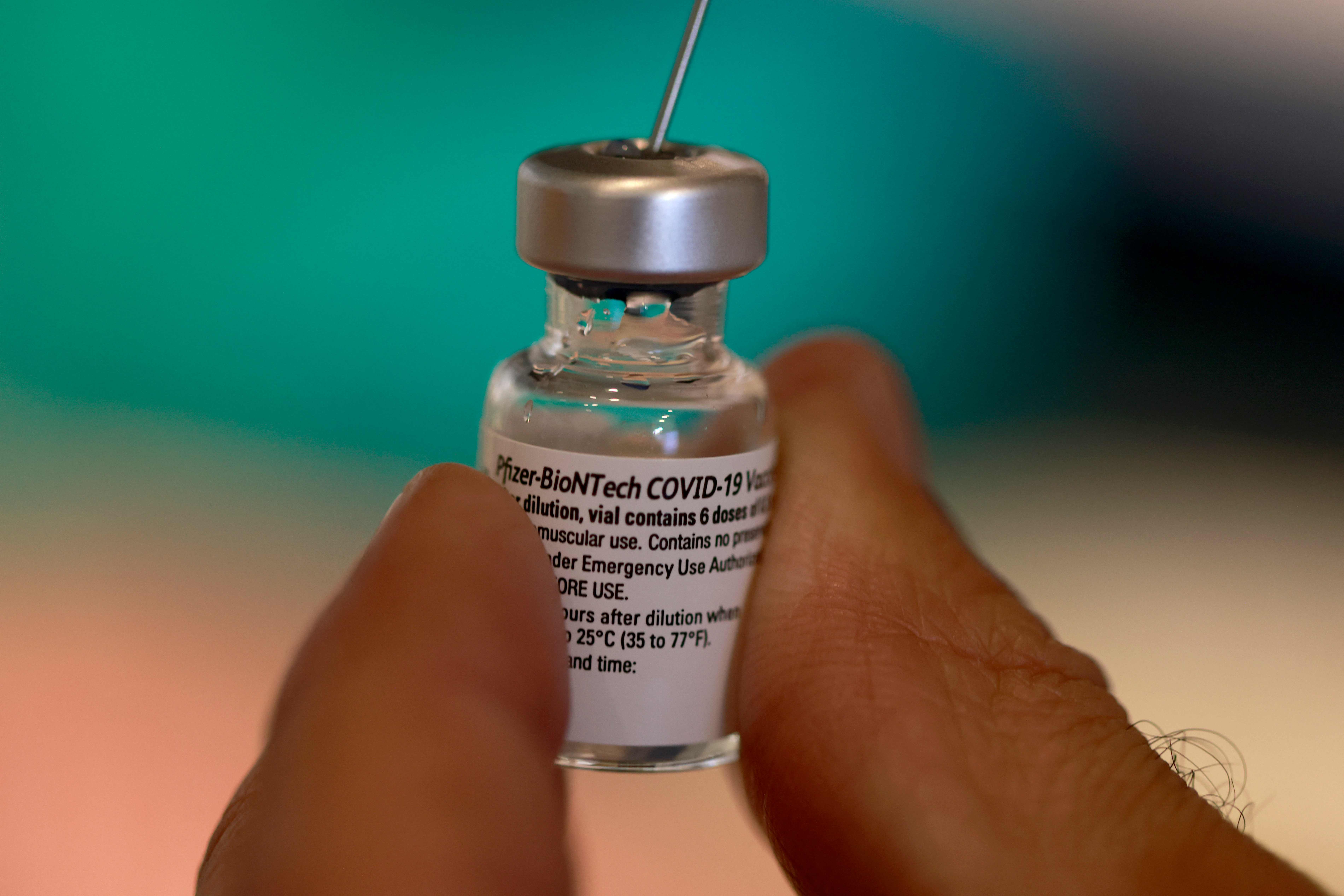 La empresa alemana también se encuentra investigando en vacunas contra las futuras mutaciones del virus. (Foto Prensa Libre: AFP)