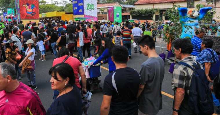 ¿El feriado del domingo 15 de agosto se pasa para el lunes? Esto dicen
