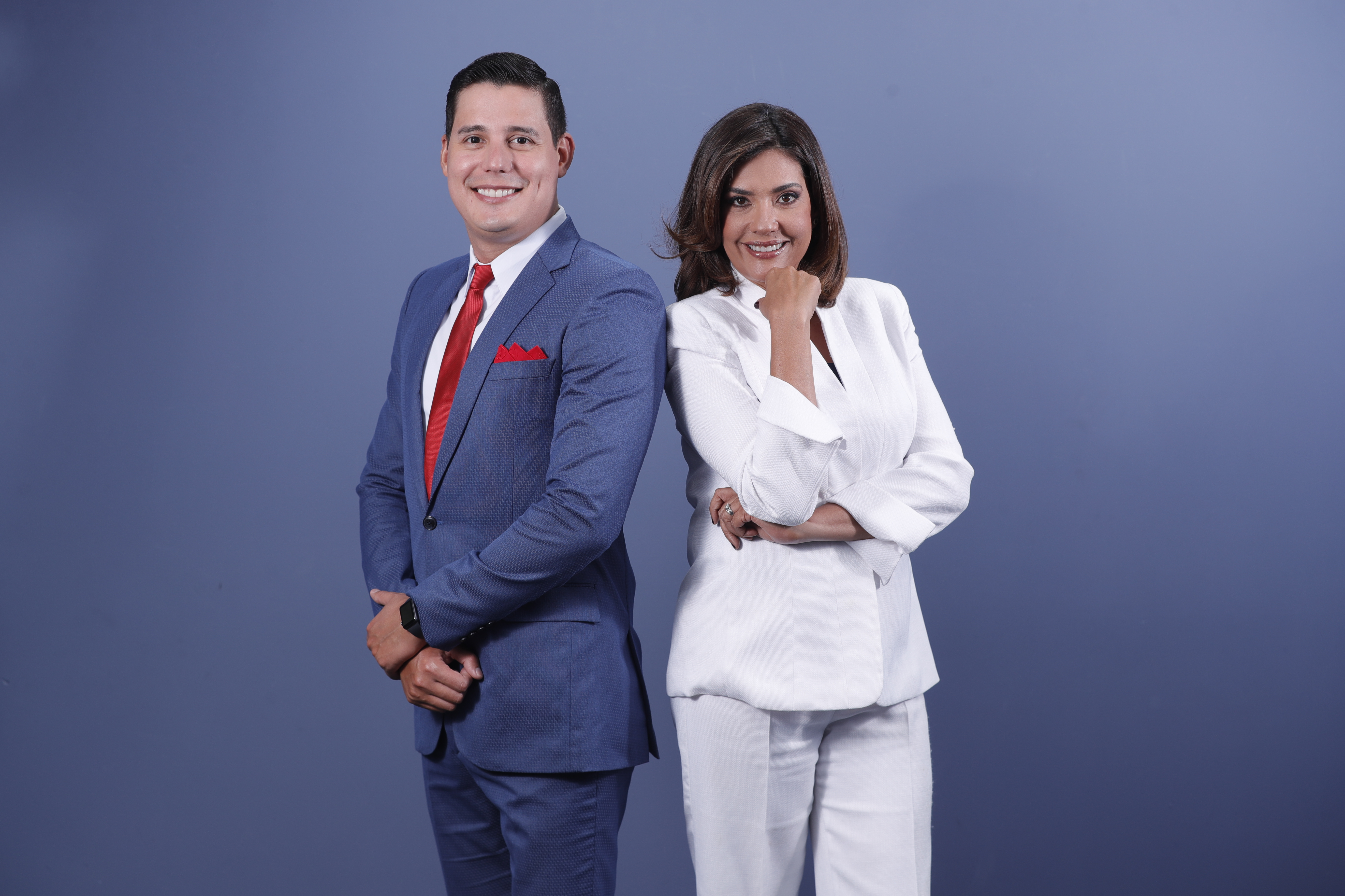 Maria Luisa Gómez y Alberto Toro Vielma son los presentadores de la Emisión Estelar de Noticiero Guatevisión, que se transmite de lunes a viernes a las 21 horas. (Foto Prensa Libre Esbin García)