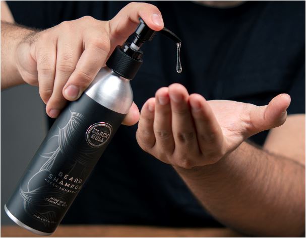 Productos para el cuidado del hombre se venden en Amazon. (Foto Prensa Libre: Cortesía)