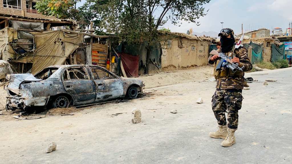 Altos mandos revelaron que las vidas de varios estadounidenses fueron confiadas a talibanes, que los escoltaron hasta el aeropuerto de Kabul. (Foto Prensa Libre: EFE)