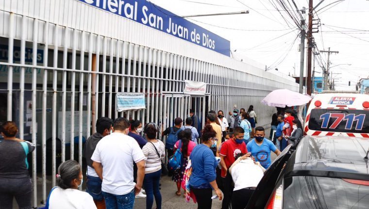 Médicos del hospital San Juan de Dios denuncian saturación, mientras casos de covid-19 van en aumento