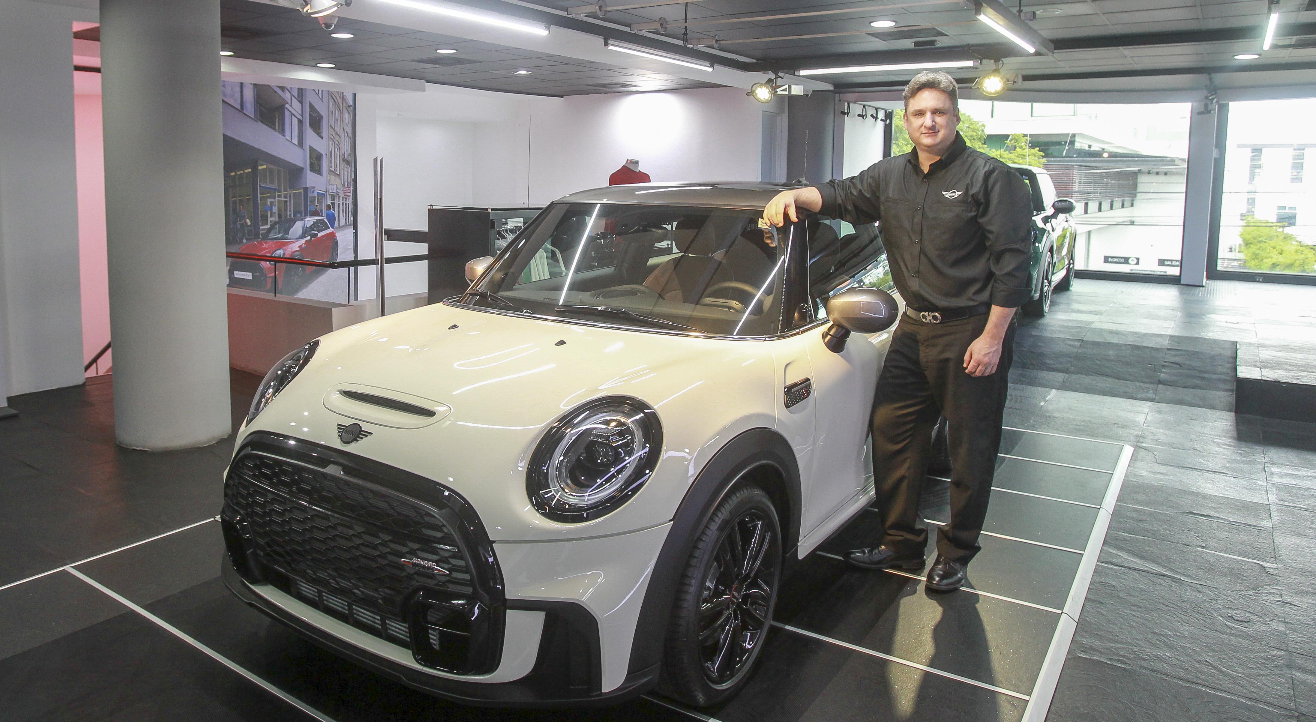 Los nuevos MINI vienen renovados y actualizados Los nuevos MINI vienen renovados y actualizados