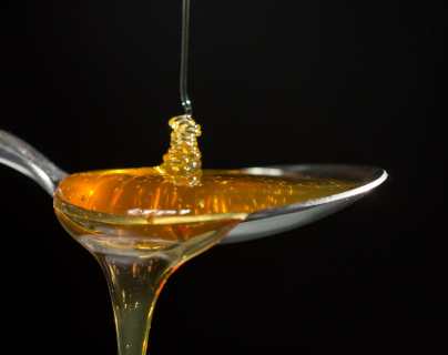 Tendencia en TikTok: comer miel congelada y arriesgarse a sufrir los efectos nocivos