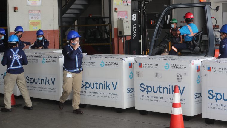 Miles de vacunas Sputnik V que el Gobierno de Guatemala compró a Rusia se han vencido. (Foto Prensa Libre: )