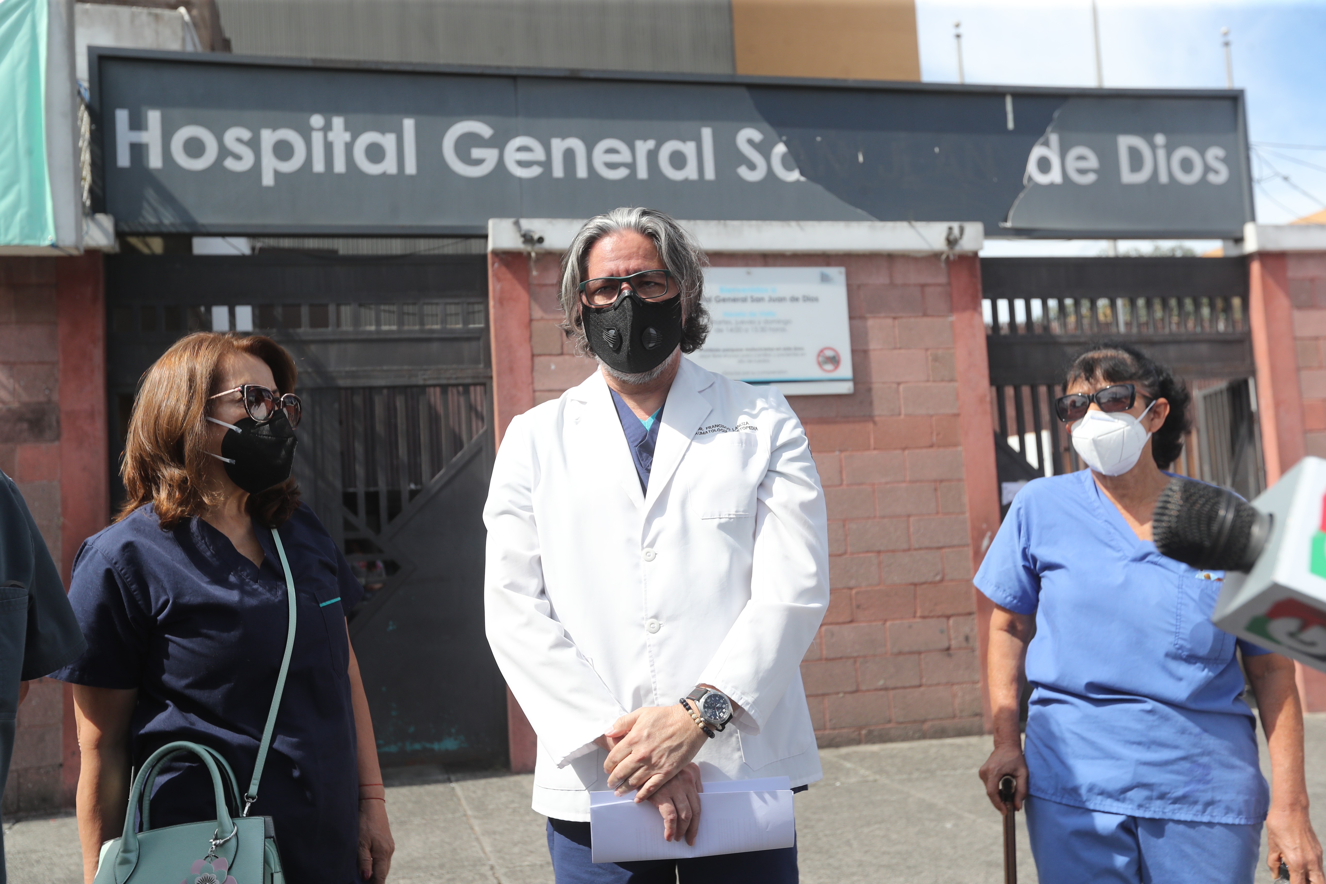 Mdicos del hospital San Juan de Dios piden alas autoridades de salud que las mediase de seguridad sena mas drsticas ya que las acaba de poner no es suficiente para poder detener la pandemia del civid 19. Fotografa. Erick Avila: 15082021