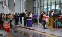 Viajeros llegan al Aeropuerto Internacional La Aurora de Guatemala. (Foto Prensa Libre: HemerotecaPL)