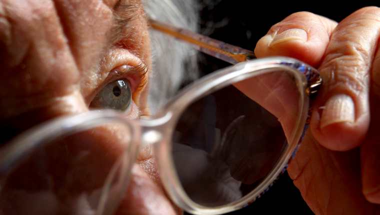La pérdida repentina y sin dolor de la vista se puede deber a un trastorno circulatorio, más frecuente en personas mayores. Foto: Karl-Josef Hildenbrand/dpa