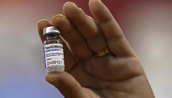 Rusia desarrolló la vacuna Sputnik Light de una aplicación para el coronavirus. (Foto Prensa Libre: AFP)