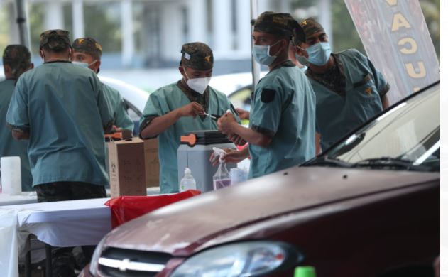 Guatemala ya supera los dos millones de dosis aplicadas contra el covid-19. (Foto Prensa Libre: María José Bonilla) 