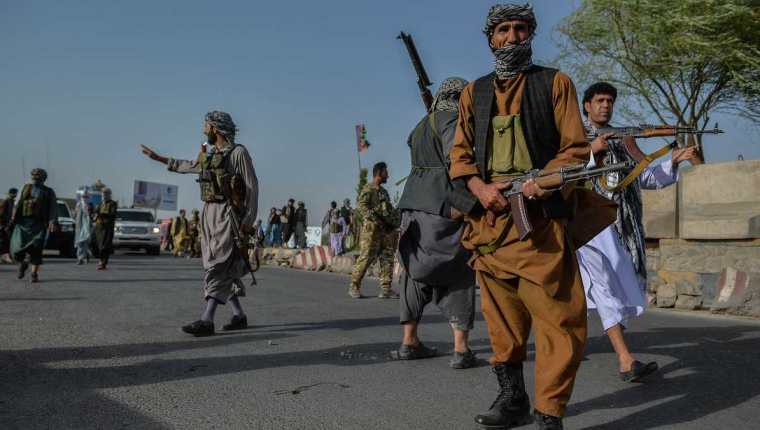 Se dice que los militares afganos cedieron ante el cansancio y la corrupción en Afganistán. (Foto: AFP)