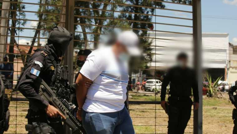 El hijo de Eduardo Cano fue detenido en el bulevar Liberación. (Foto: PNC)