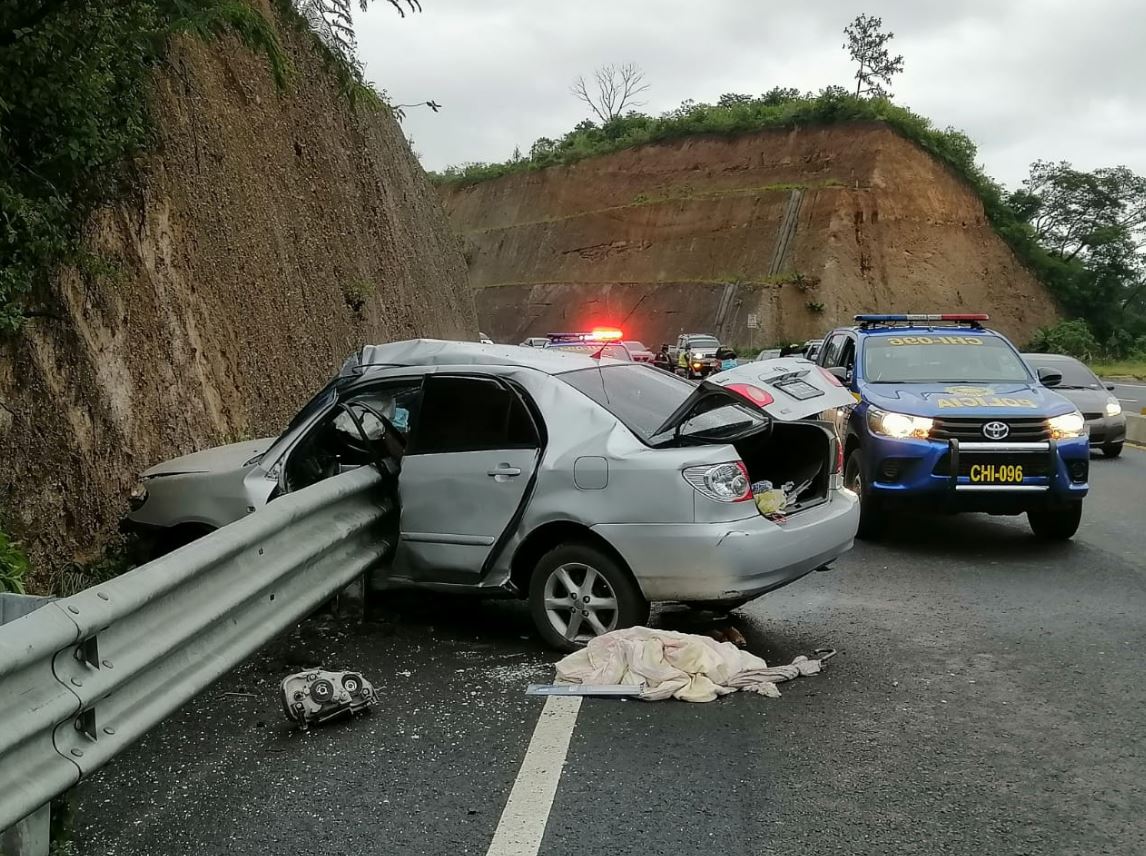 Vivián Vásquez murió luego de accidentarse en el km 53.5 del Libramiento de Chimaltenango. (Foto Prensa Libre: Víctor Chamalé)