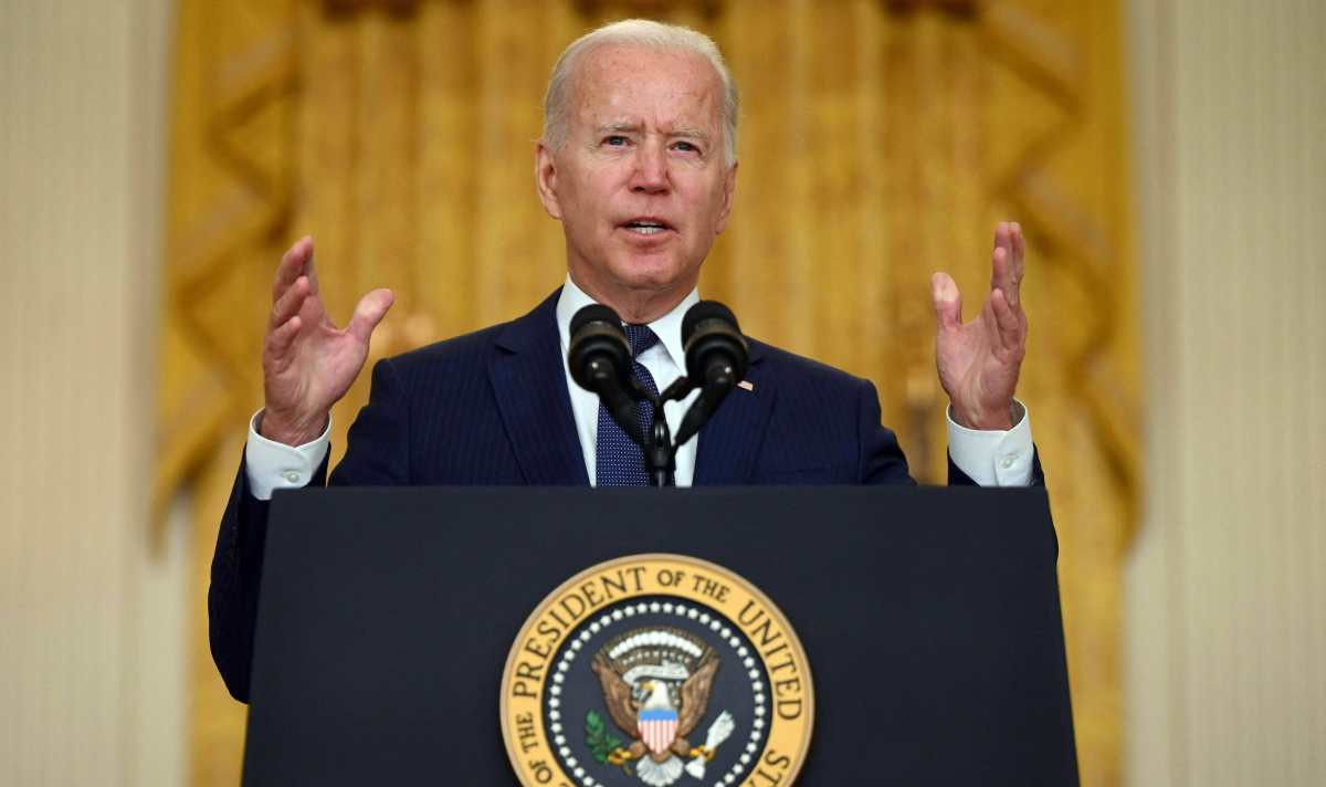 “Los perseguiremos y haremos que lo paguen”: Biden promete venganza contra los autores del doble atentado en Kabul