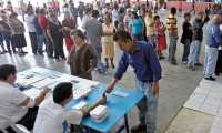 Guatemaltecos llegan a los centros de votaciones en el municipio de San Jose del Golfo.  Fotografia Esbin Garcia