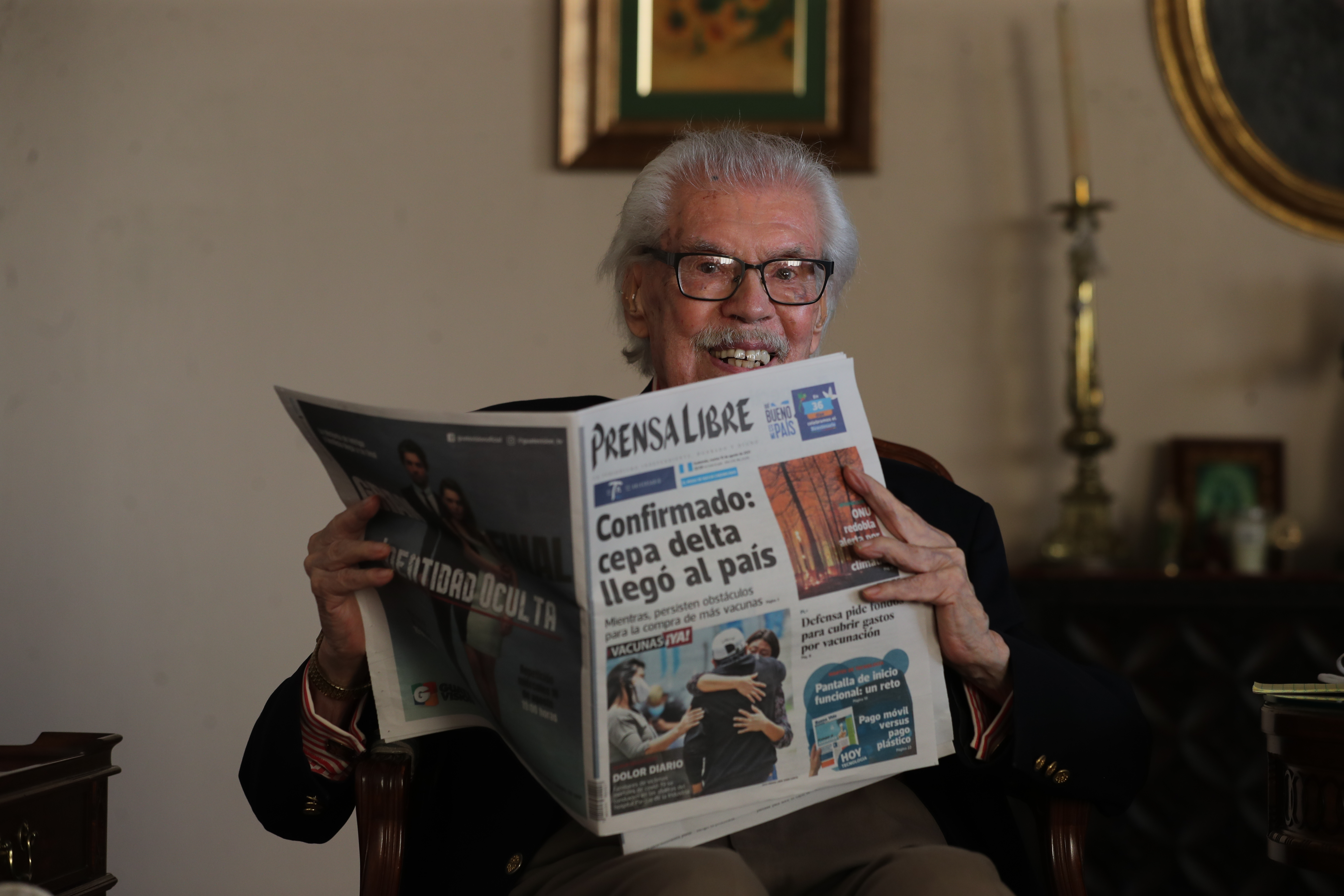 Rafael Chacón Mena, comparte su experiencia en casi 100 años de vida.  Nació el 19 de octubre de 1921.  (Foto Prensa Libre: Érick Ávila).