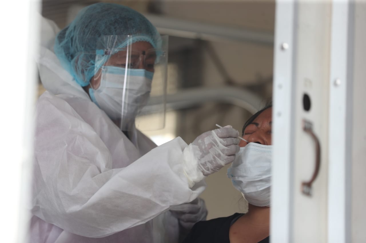 Los casos de coronavirus van en aumento en Guatemala, donde el proceso de vacunación avanza lento. (Foto Prensa Libre: Érick Ávila)