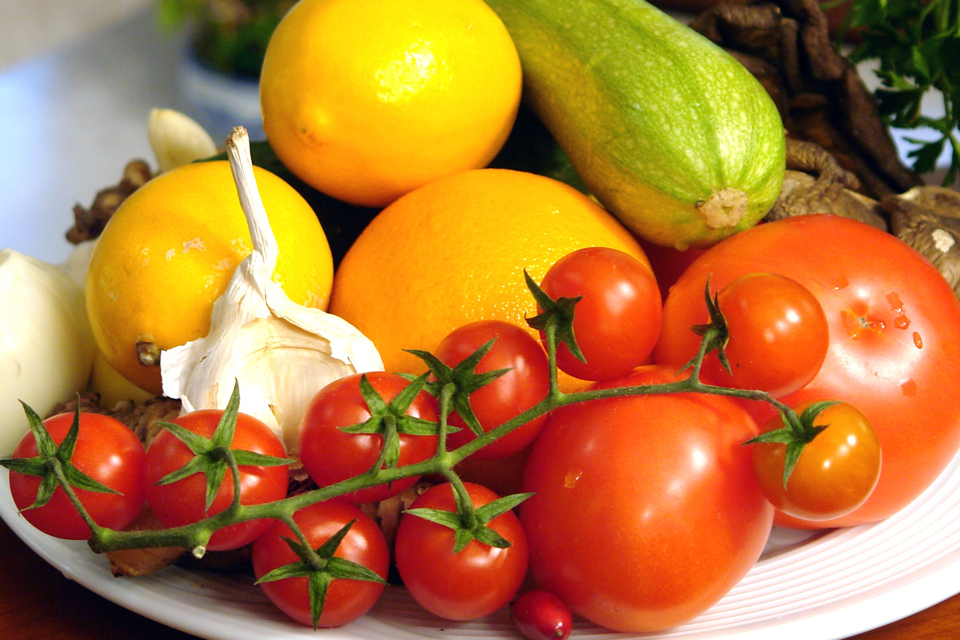 Una alimentación a base de frutas y verduras aumenta las defensas ante varias enfermedades. (Foto Prensa Libre: Pixabay)