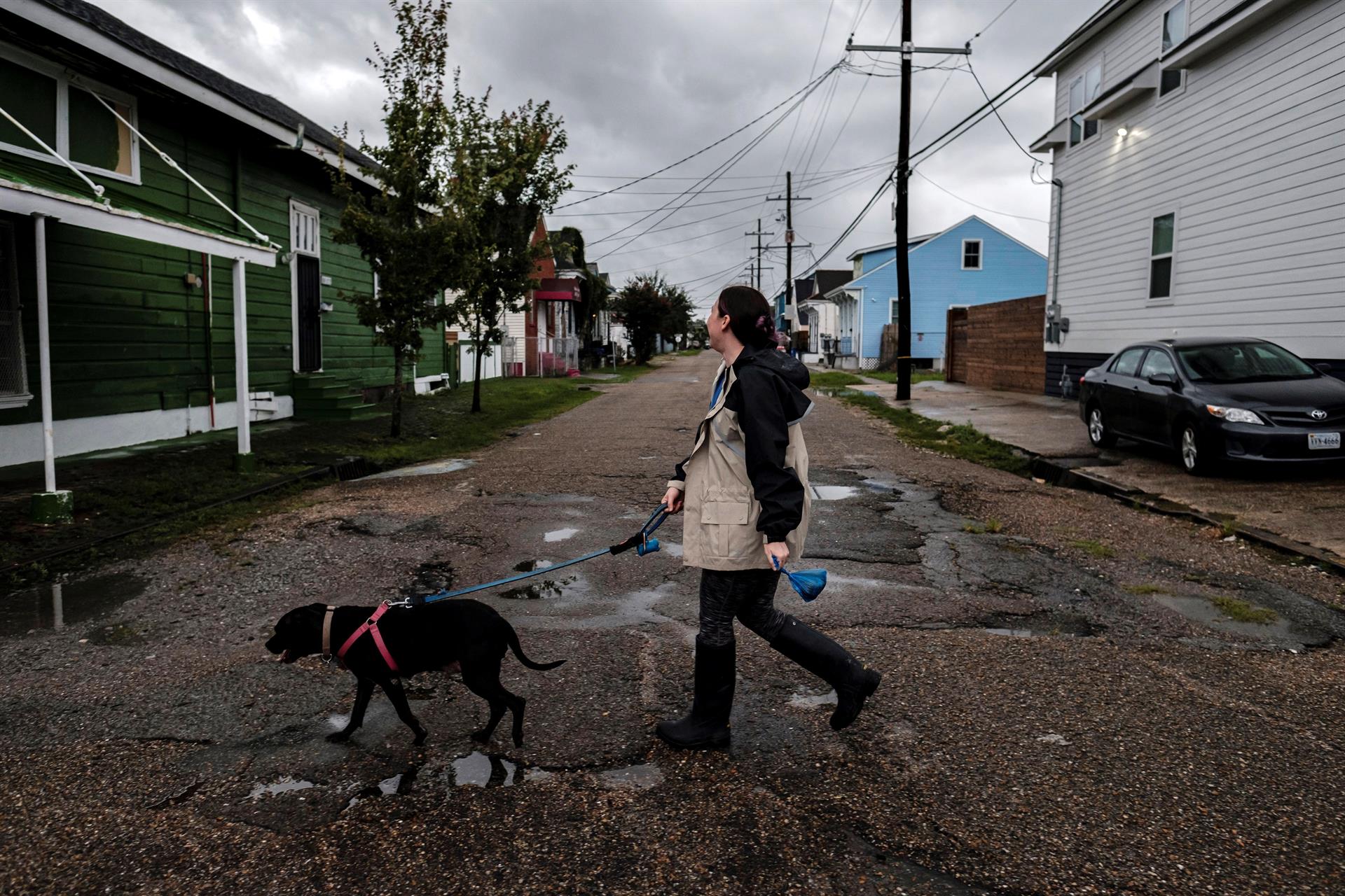 Los gobernadores de Luisiana y Misisipi alertaron a la población de los peligros que acarrea el "extremadamente peligroso" huracán Ida. (Foto Prensa Libre: EFE)