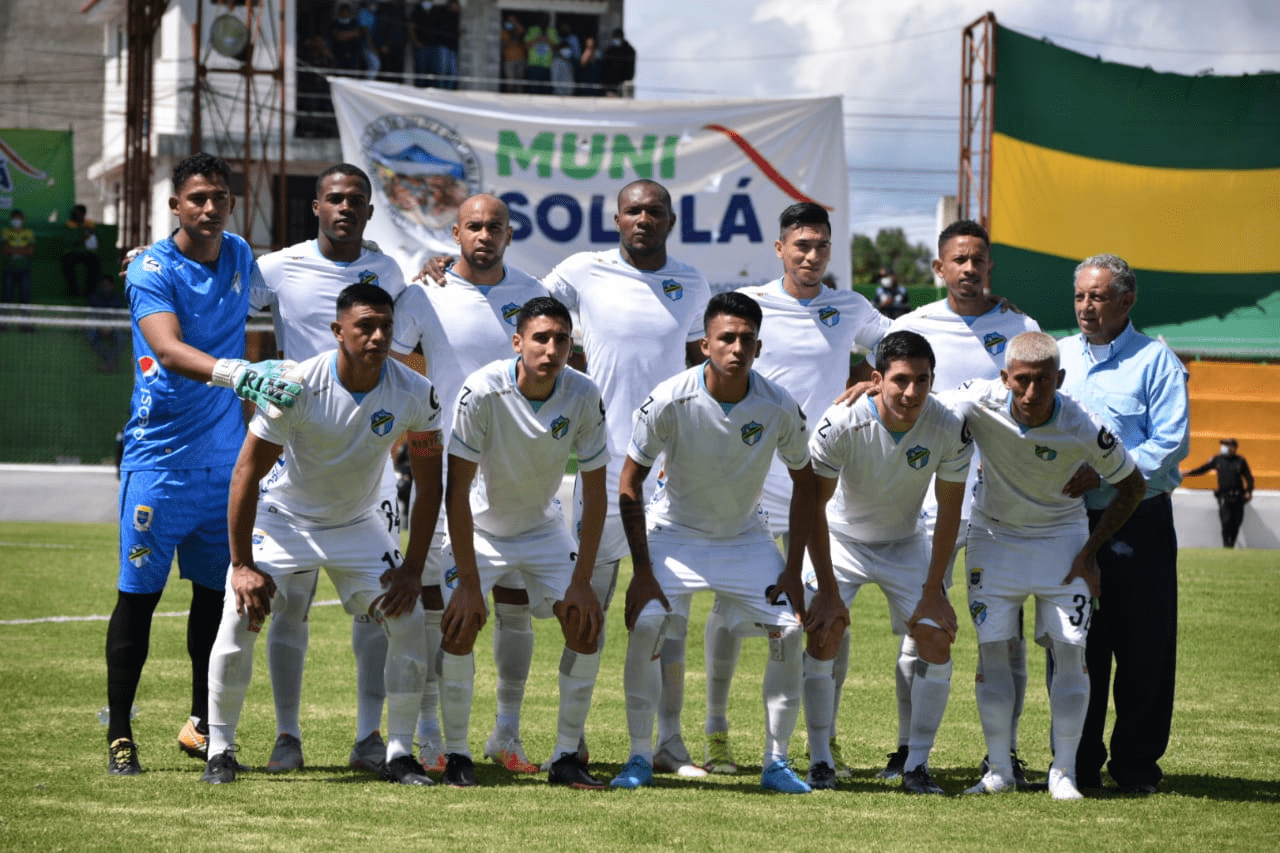 Formación de Comunicaciones en su partido de la primera jornada. Foto Prensa Libre (Twitter Liga_gt)