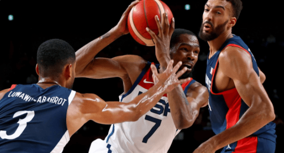 Kevin Durant, Rudy Gobert y 1 más en el evento de básquetbol. Prensa Libre