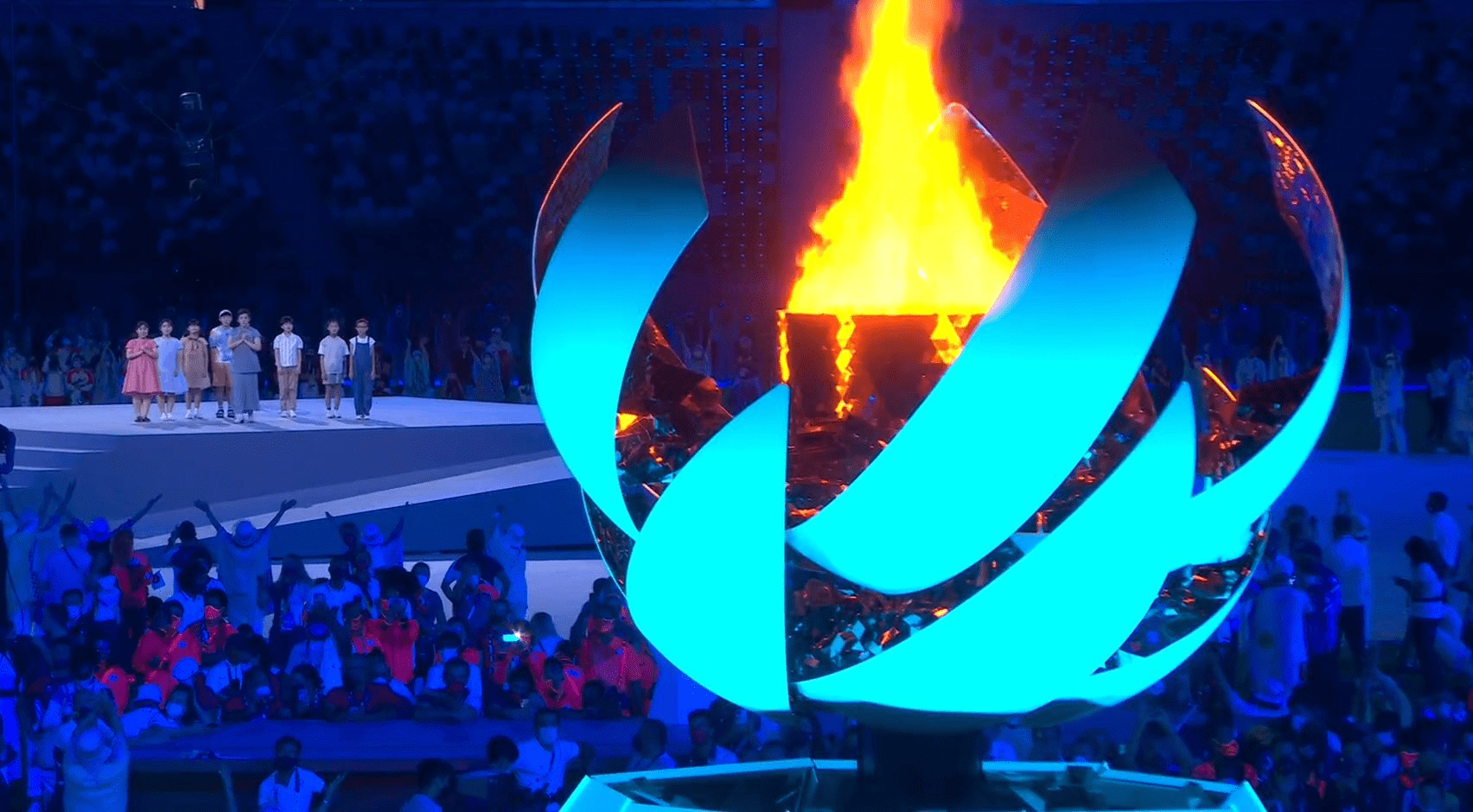 La llama olímpica volverá a encenderse en París 2024. Foto Prensa Libre (Twitter Juegos Olímpicos)