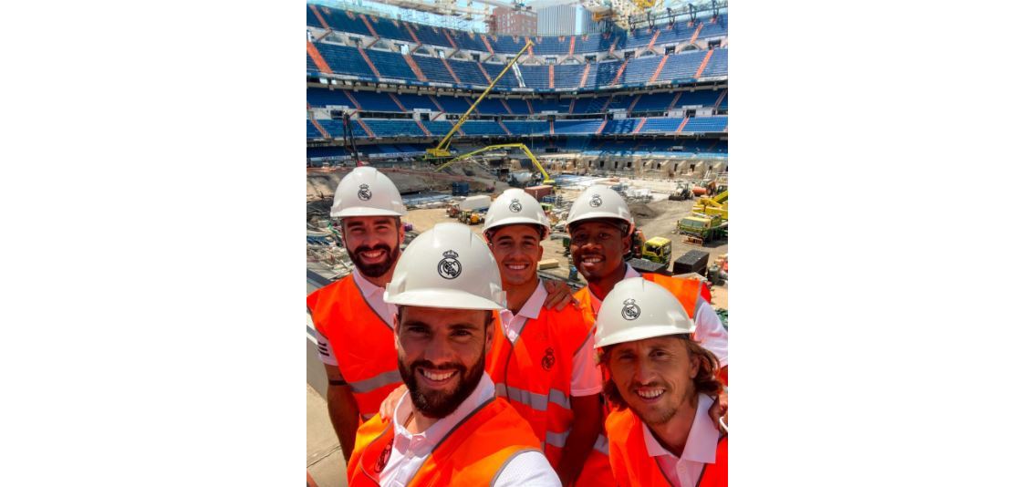 'Selfie' de los jugadores merengues en el Santiago Bernabéu. (Foto Prensa Libre: Twitter Real Madrid)