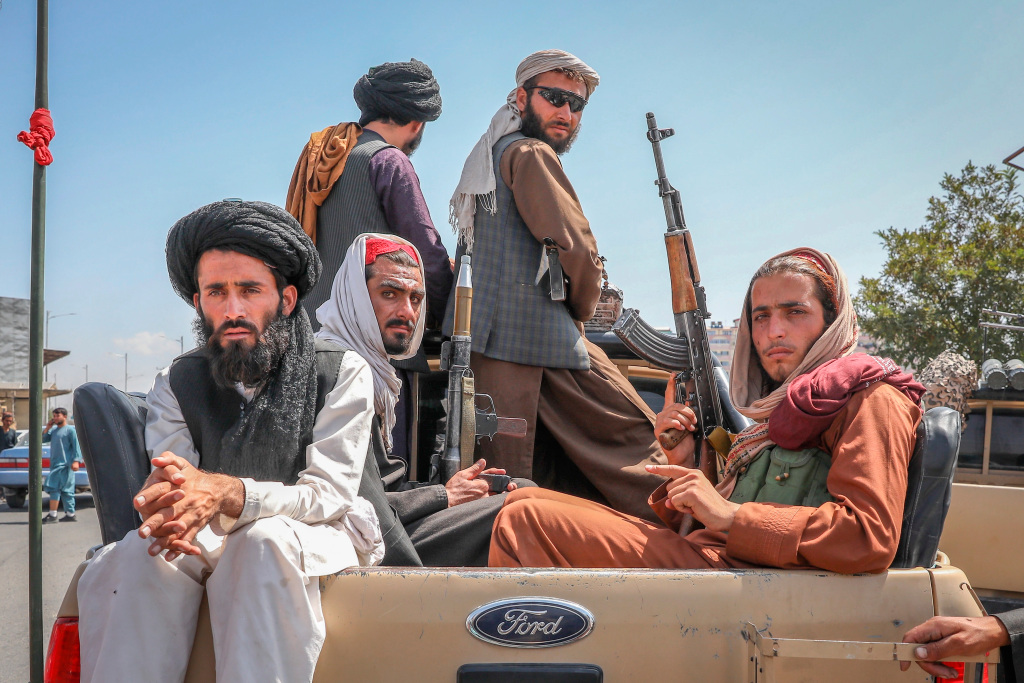 Los talibanes regresaron al poder luego de 20 años y han comenzado a imponer sus reglas y creencias. (Foto Prensa Libre: EFE)