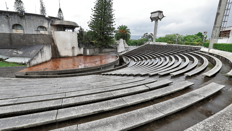 El Centro Cultural Miguel Ángel Asturias cuenta con un Teatro al Aire Libre que lleva el nombre de Otto René Castillo. (Foto Prensa Libre: Ana Lucía Ola)