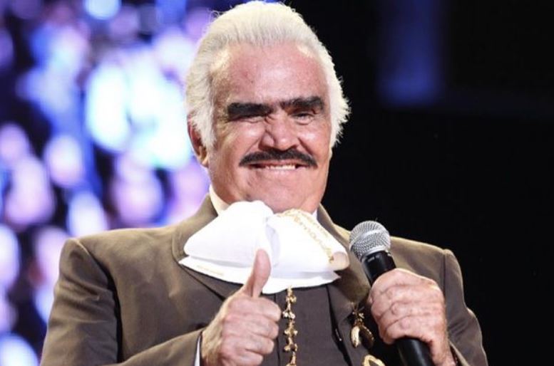 Cantante mexicano Vicente Fernández recupera ligera movilidad tras caída. (Foto Prensa Libre: Instagram)