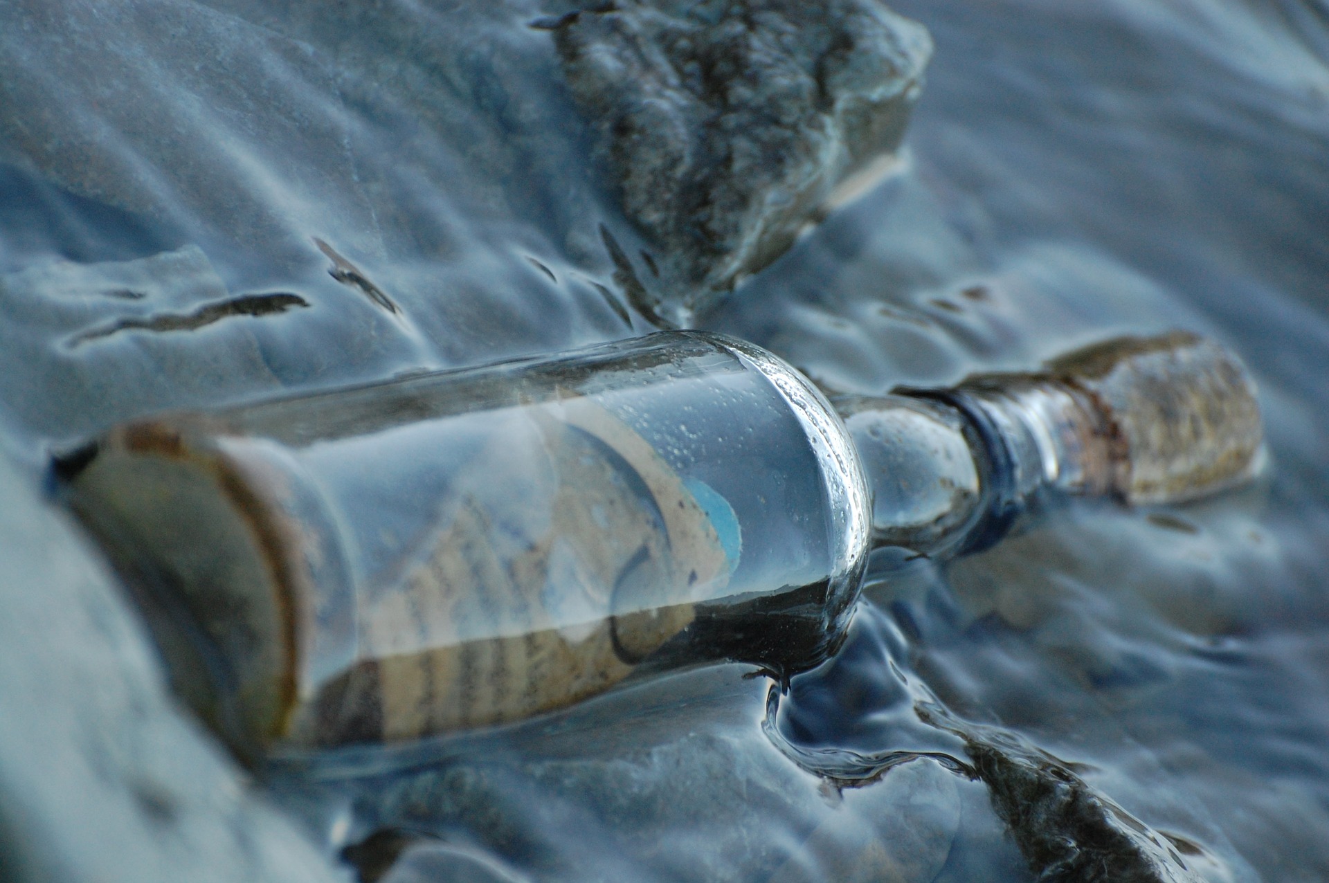 La botella fue descubierta en una playa al norte de Wedge Island, Australia. (Foto Prensa Libre: Pixabay)
