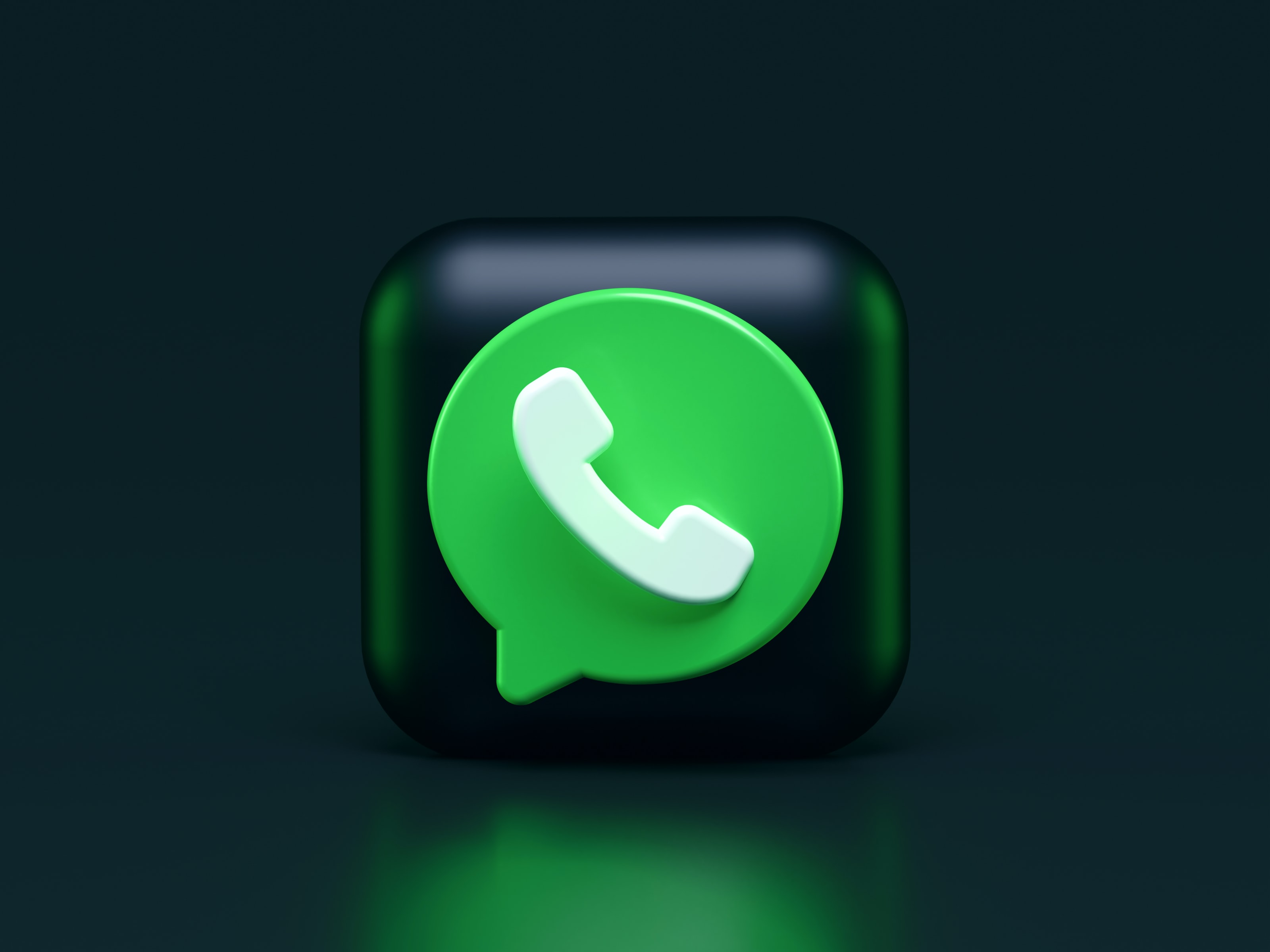 WhatsApp Web ofrece varias alternativas que favorecen la privacidad de sus usuarios. (Foto Prensa Libre: Unsplash)