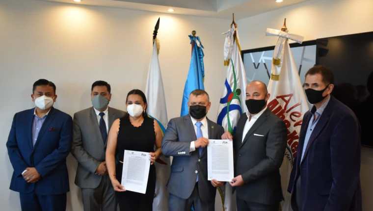 La alianza entre Fundación Azteca Guatemala y la Procuraduría permitirá una mayor difusión de las Alertas. Foto Prensa Libre: Cortesía.