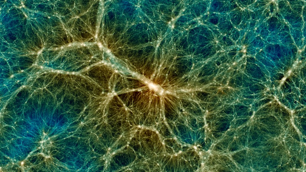 Uchuu permite visualizar la materia oscura y cómo se distribuye, por ejemplo, en un objeto supermasivo como un gran cúmulo de galaxias. (skiesanduniverses.org)