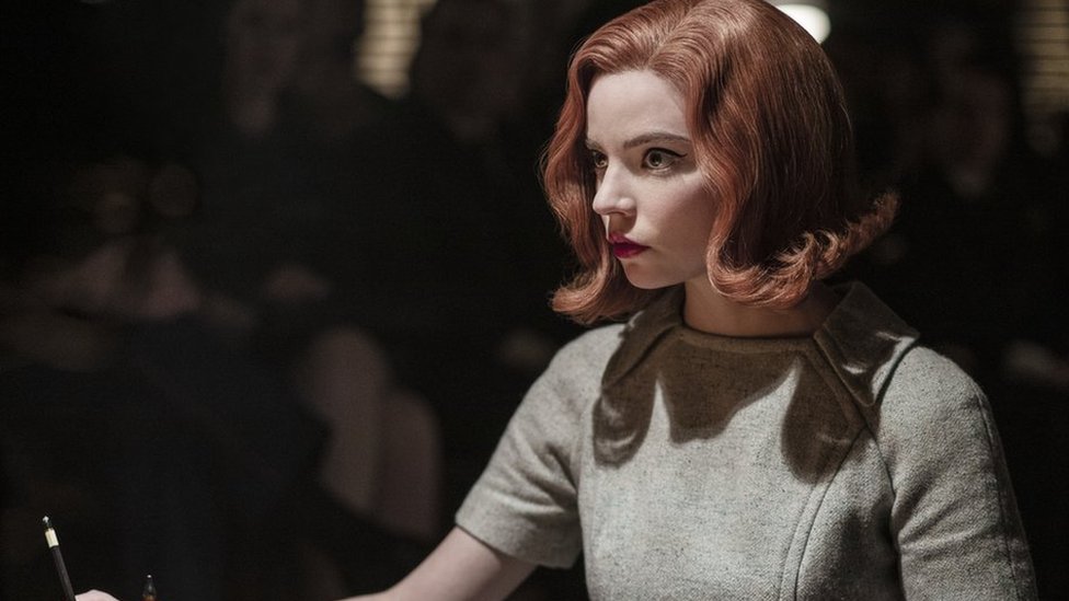 La exitosa serie se centra en la ajedrecista ficticia Beth Harmon, interpretada por Anya Taylor-Joy.